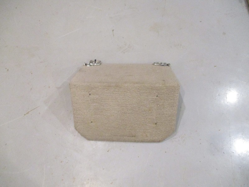 1995 Lund Tyee 1850 Grand Sport Sterndrive Bow Auxiliary Battery Cover