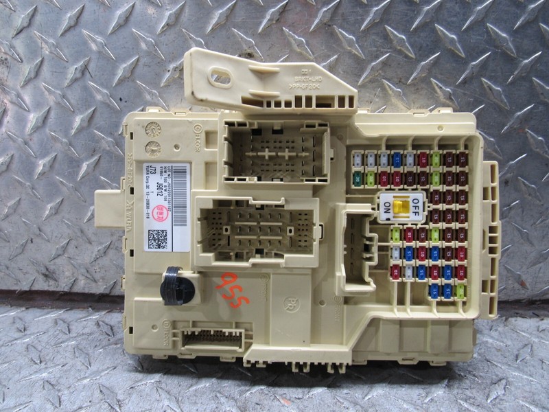 2021 HYUNDAI KONA 2.0L UNDER DASH FUSE RELAY BOX CABIN FUSEBOX 91950-J9012