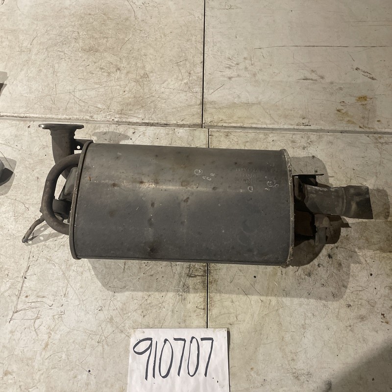 1999 - 2001 LEXUS ES300 3.0L 1MZFE EXHAUST MUFFLER ASSEMBLY OEM