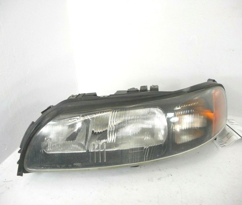 Volvo S60 Halogen Headlamp Driver Left OEM 2001-2004