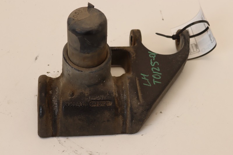 2019-2023 VOLVO VNL 760 860 LEFT SUSPENSION SHOCK MOUNT SUPPORT 20538887 OEM