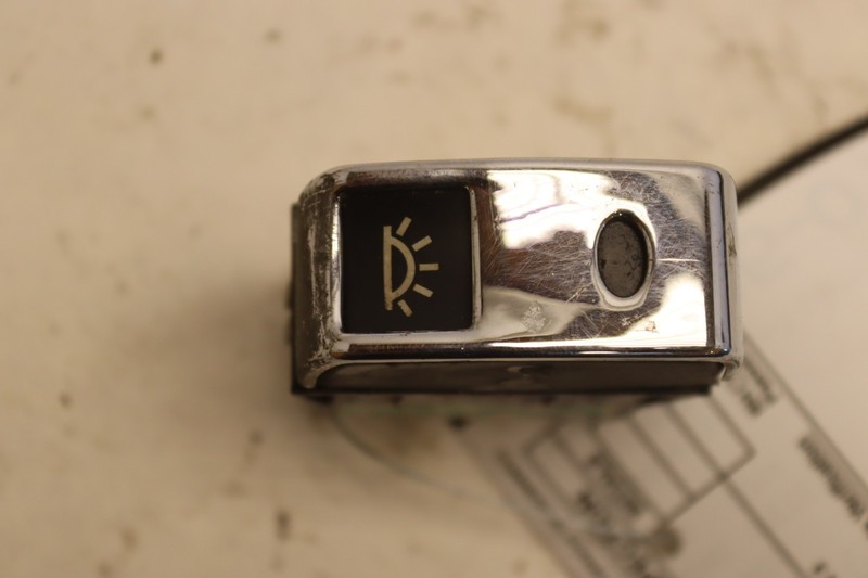 2013-2021 PETERBILT 579 CAB DOME LIGHT LAMP SWITCH P27-1133-037 OEM