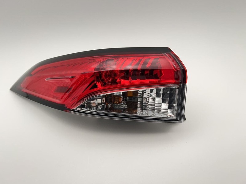 2020-2024 TOYOTA COROLLA LEFT TAILLIGHT QUARTER MOUNTED 2.0L AT FWD 42K SE 63709