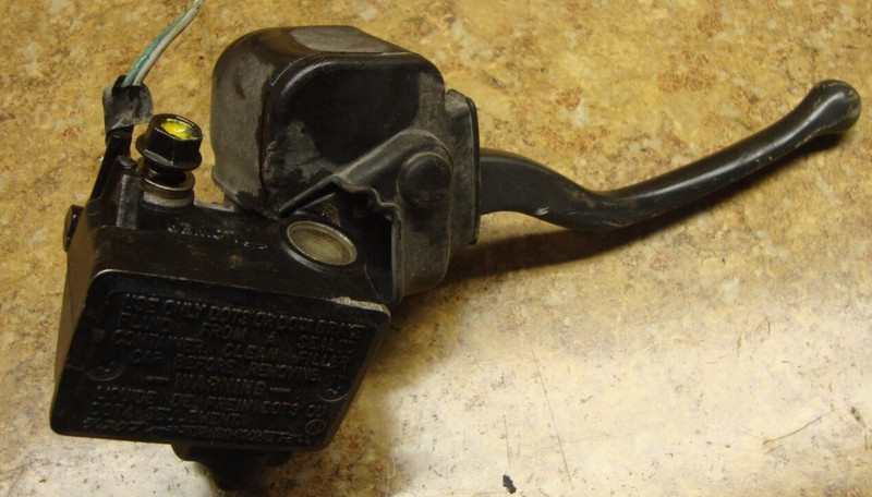 2001 Honda Rubicon TRX500 TRX 500 Foreman Right Brake Lever Master Cylinder I10