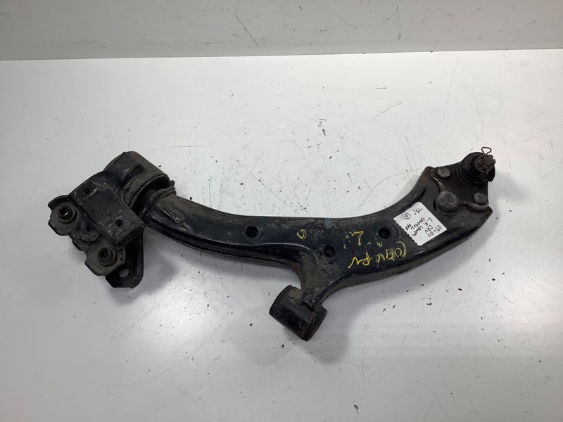 07-011 Honda CR-V Left Front Lower Control Arm Assembly 51360-SWA-A01 OEM