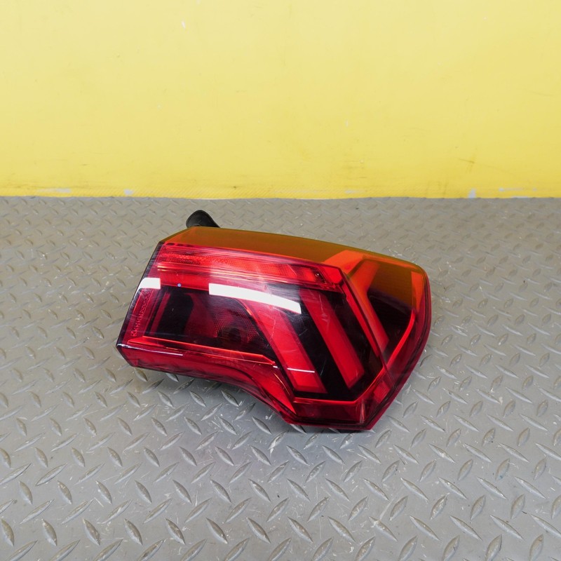 2019-2024 AUDI Q3 REAR RIGHT SIDE OUTER TAILLIGHT LED LIGHT LAMP OEM 83A945092A