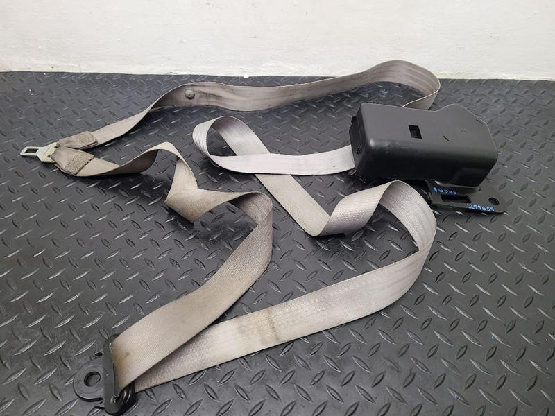 96-99 Chevy Pickup Extended Cab 3 Door Front Right Retractor Gray OEM 12377873