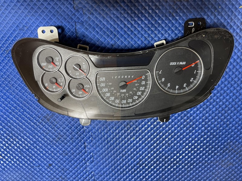 06-09 GMC ENVOY SPEEDOMETER CLUSTER 170K TESTED OEM