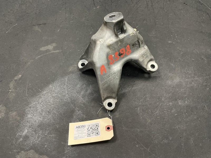 Left Engine Mount Bracket 2019 Audi S5 Coupe 8W0199307Q 2018 2020 2021 -2023