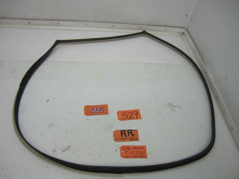 for 05-09 TUCSON RIGHT PASSENGER REAR DOOR RUBBER SEAL WEATHER STRIP TAN BACK RR