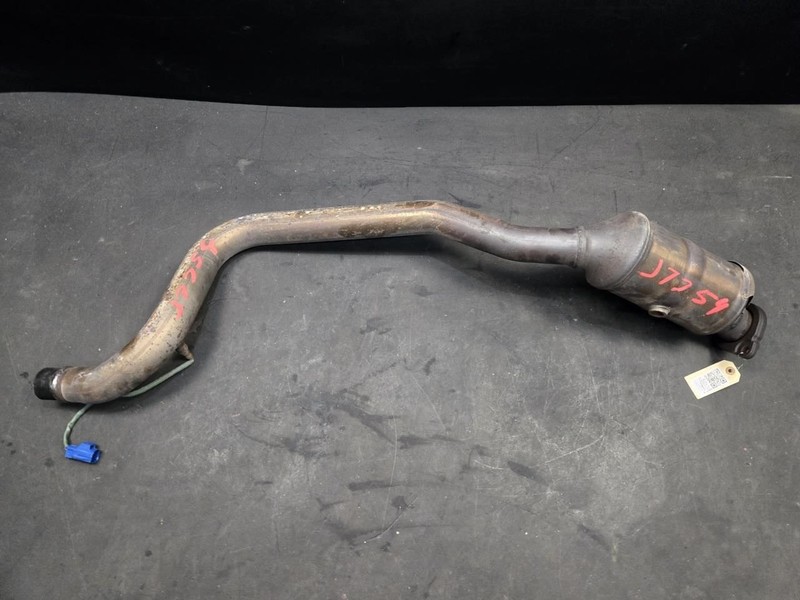Front Right Exhaust Pipe 2018 Land Rover Range Rover Velar LR092869 2019 2020