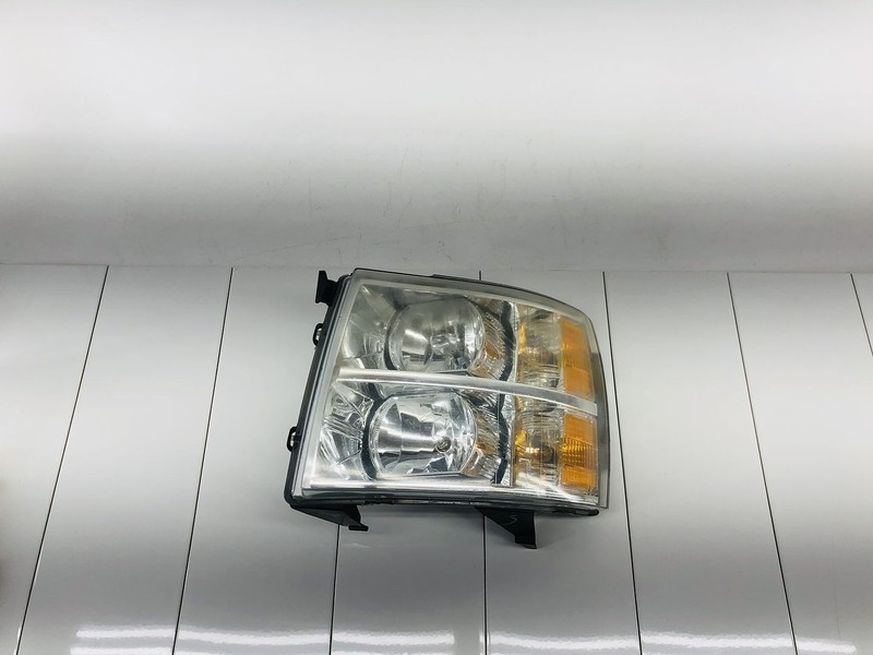07-14 CHEVROLET SILVERADO FRONT LEFT DRIVER SIDE HEADLIGHT HALOGEN LAMP OEM