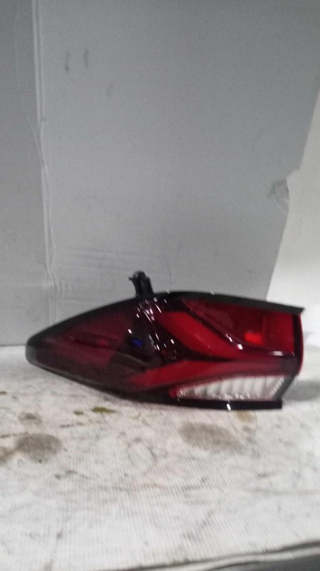 2021 Chevrolet Blazer Right Tail Light Assembly White OEM Used 85000 Miles