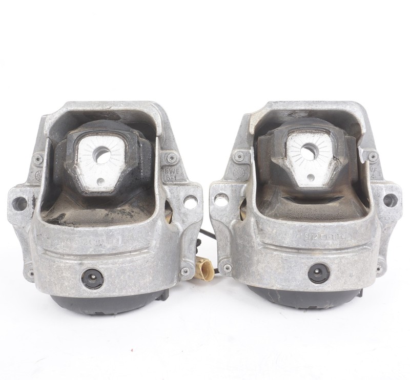 2015 - 2018 Porsche Macan 2.0L Pair Of Engine Mounts W/ Brackets OEM