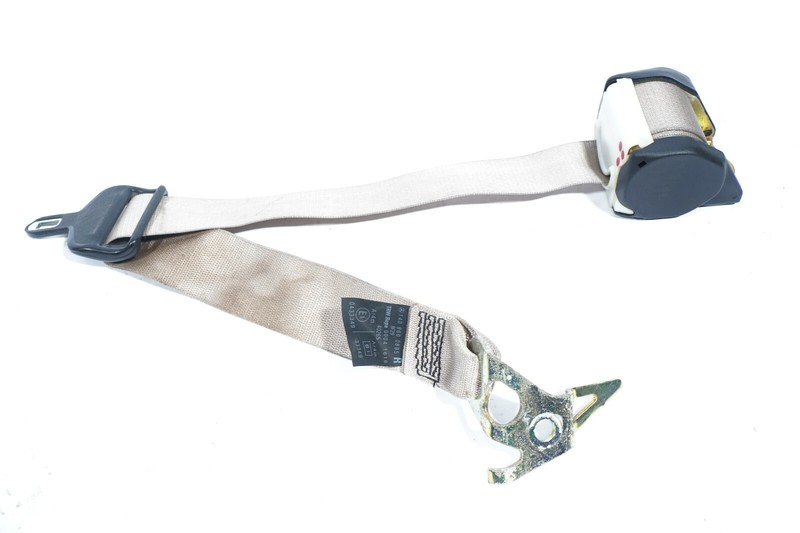 94 95 96 97 98 99 MERCEDES S350D REAR RIGHT PASS SIDE SEAT BELT RETRACTOR OEM