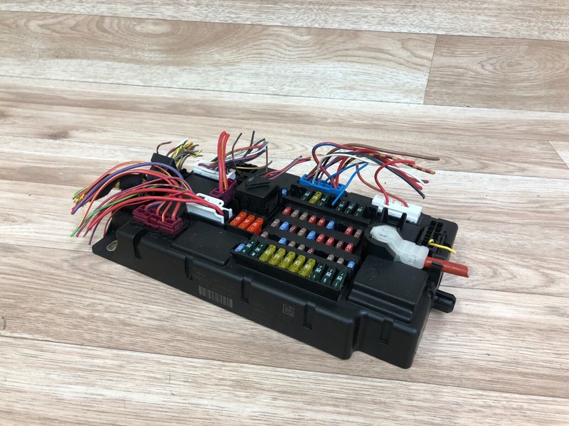 MINI COOPER OEM R56 FRONT SAM FUSE BOX RELAY FUSES RELAYS BLOCK 2007-2014 5
