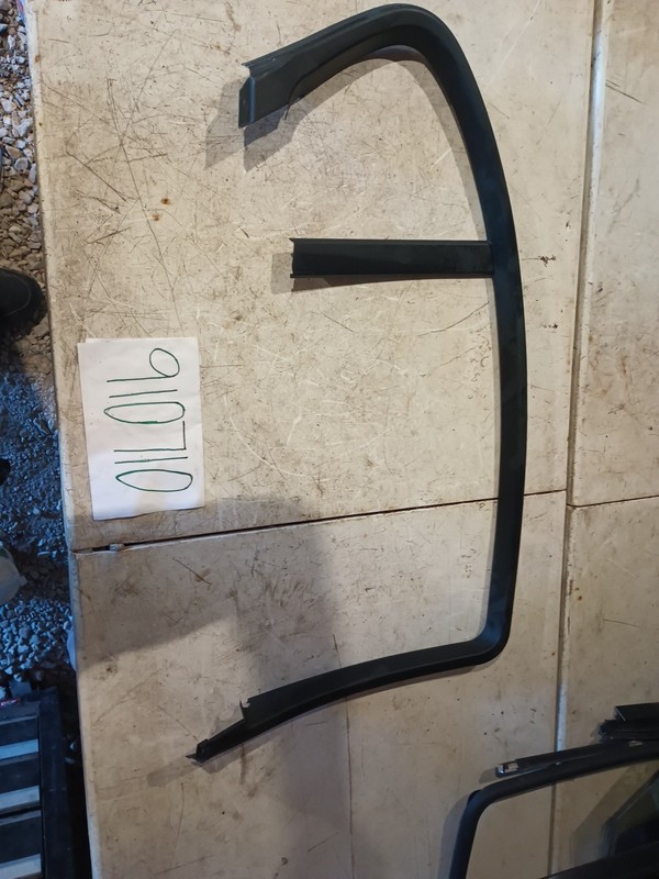 2004-2007 BMW 525IE60 LEFT REAR DOORTRIM MOLDING 7033647