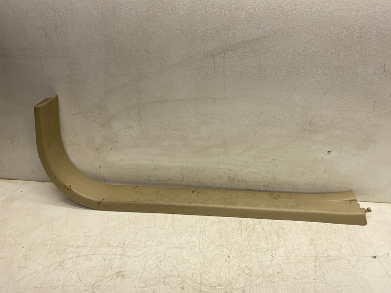 2004-2007 TOYOTA HIGHLANDER RIGHT FRONT DOOR SILL SCUFF PANEL TRIM COVER TAN OEM