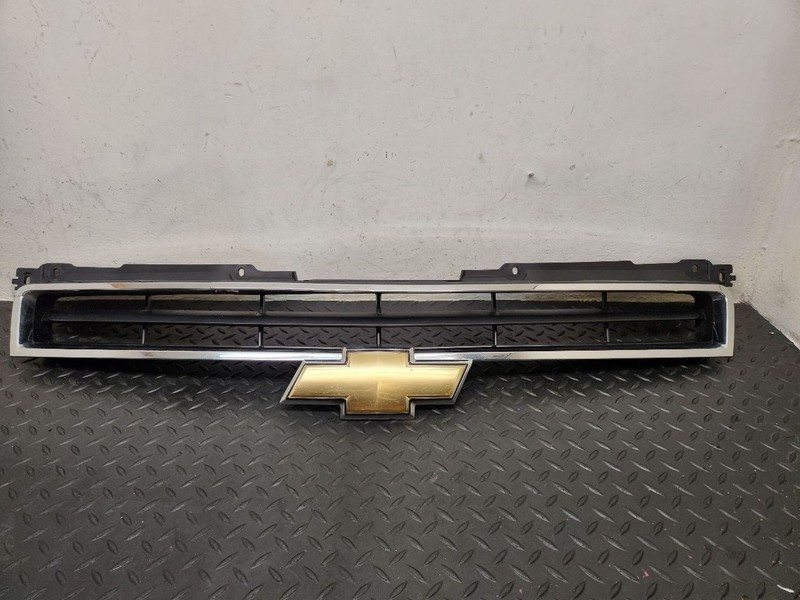 08-13 Chevrolet Tahoe Hybrid Upper Grille OEM 20831377