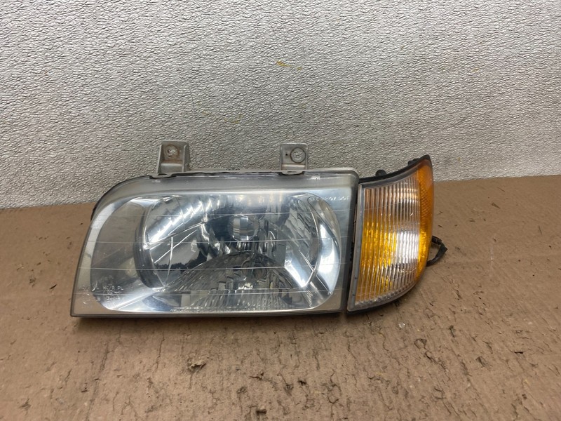 1998 to 2002 Kia Sportage Left Driver LH Halogen Headlight OEM Y4855 DG