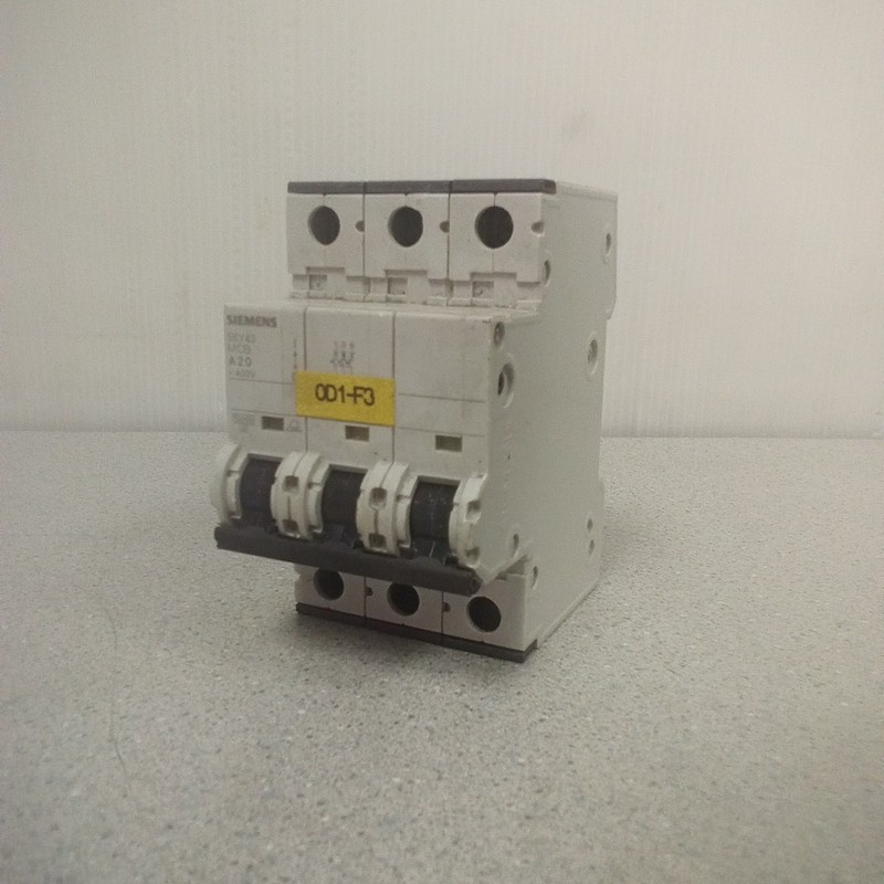 Siemens 5SY4320-5 Circuit Breaker 400V 3 Pole 20A