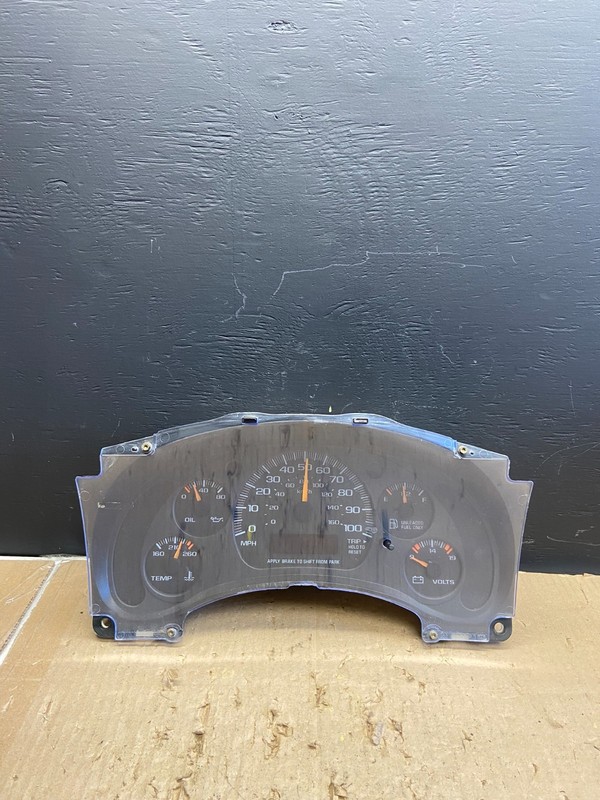2001 to 2002 Chevrolet Express Speedometer Cluster Gauge OEM AB5769 DG