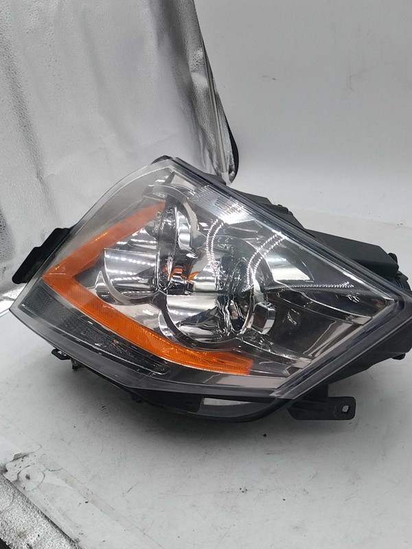 2013 Cadillac CTS Right Headlight Assembly OEM 185059 Silver 116K Miles