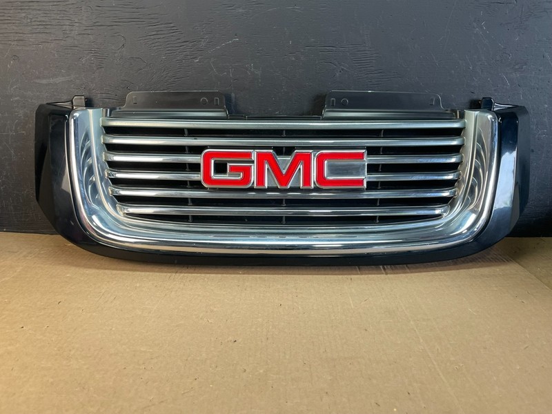 2002 to 2009 Gmc Envoy Front Upper Grill Grille OEM AD0170 DG