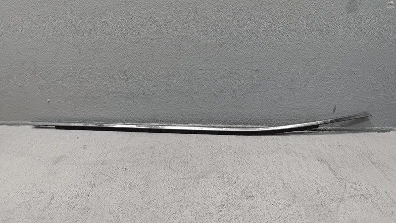 TOYOTA CAMRY 2018-2024 FRONT RIGHT PASSENGER SIDE DOOR WINDOW BELT MOLDING OEM