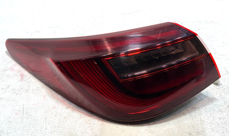2019 INFINITI Q50 REAR LEFT DRIVER SIDE OUTER TAILLIGHT LIGHT LAMP OEM
