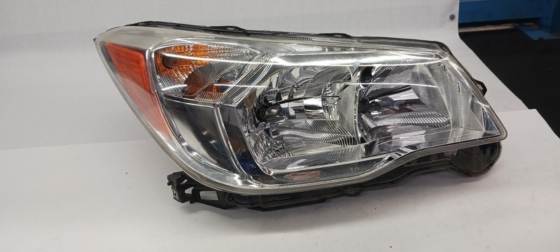 14-'16 SUBARU FORESTER Right Passenger Headlight Headlamp OEM
