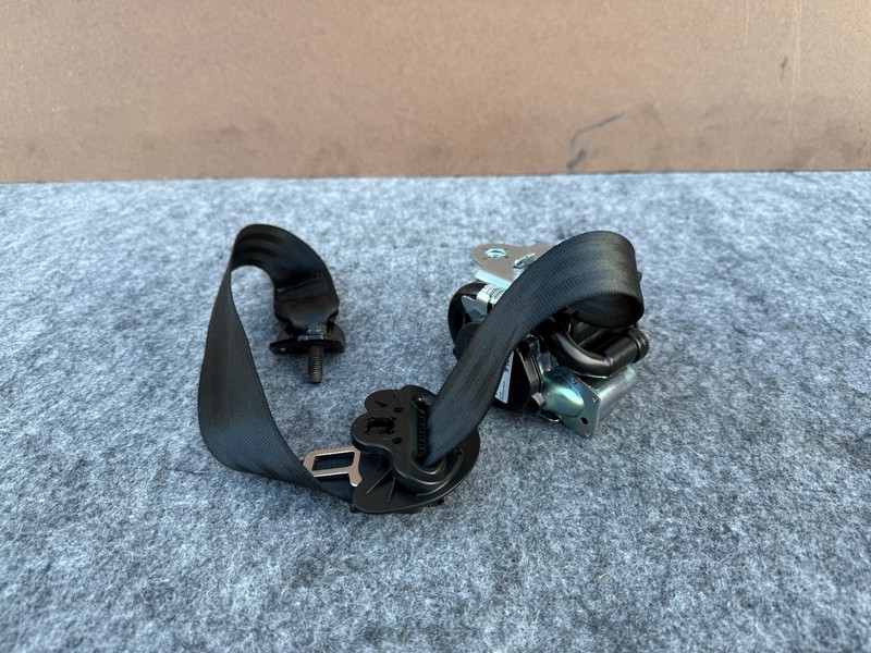 FORD BRONCO SPORT 2021-2025 OEM REAR LEFT DRIVERSEAT BELT ASSEMBLY (BLACK)
