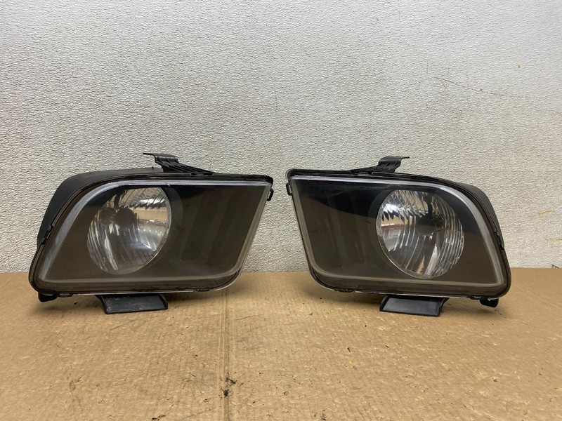 2005 to 2009 Ford Mustang Left+Right Set Side Black Halogen Headlights V3067 DW