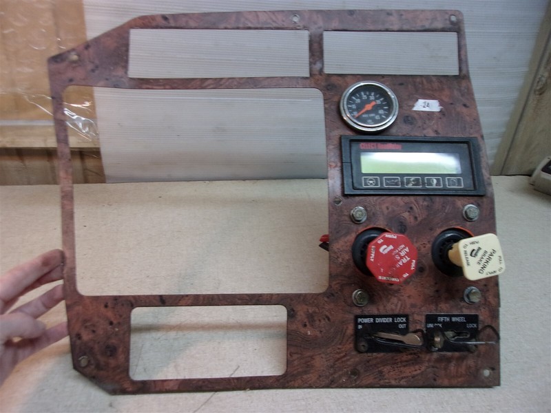 International 9200 Dash Gauge Valve Panel Assembly A-1823P*FREE SHIPPING*