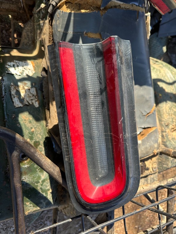 15-23 DODGE CHALLENGER OEM RH LED TAILLIGHT - PASSENGER SIDE