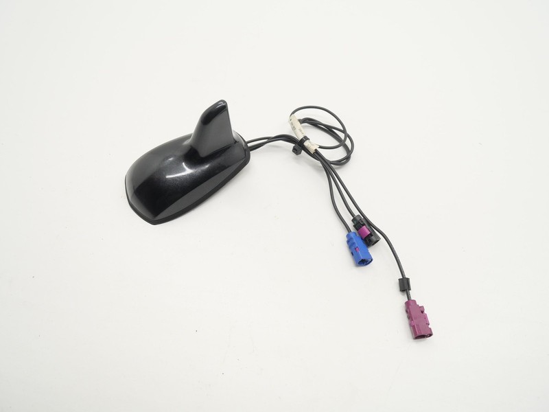 Used Roof Top Shark Fin Antenna Module 040 2007-2013 Mercedes Benz S550 OEM