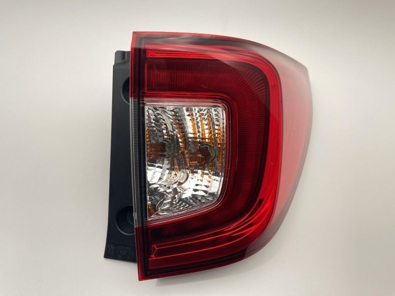 19-21 HONDA PASSPORT RIGHT TAILLIGHT QUARTER MOUNTED SCUFF FWD 137K SPORT 56007