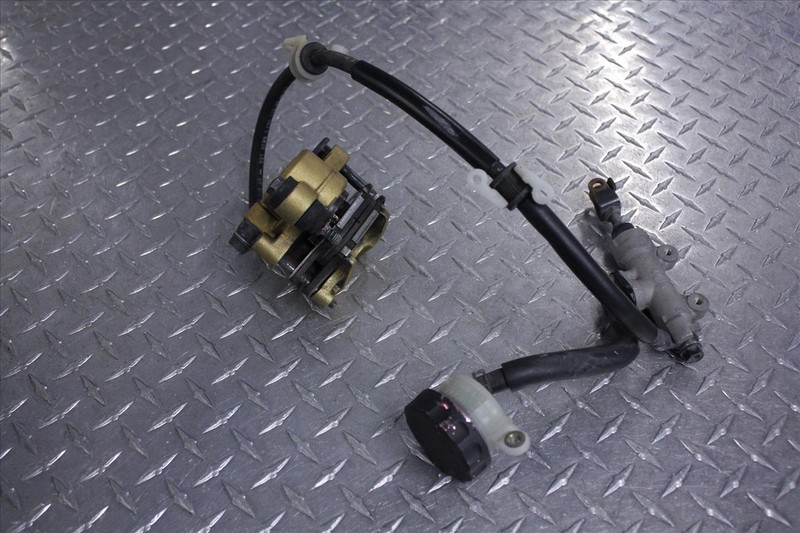 2000 HONDA CBR 900 RR REAR BRAKE CALIPER MASTER CYLINDER RESERVOIR CBR900 00