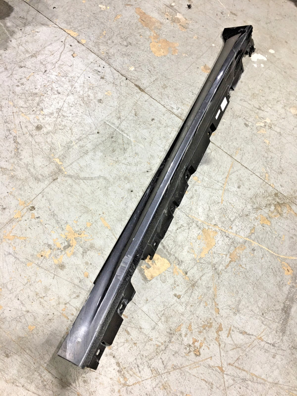 BMW 550 F10 LEFT DRIVER SIDE SKIRT ROCKER MOLDING PANEL 2011-2016 OEM *A90* GRAY