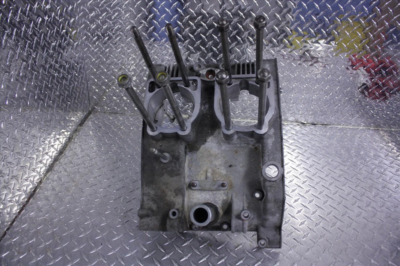 1972 BENELLI 650 S TORNADO UPPER TOP ENGINE BLOCK CASE HALF OEM 650S 72