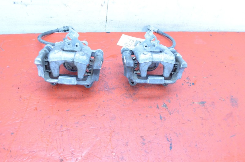 12-17 VOLKSWAGEN BEETLE FWD REAR LEFT / RIGHT BRAKE CALIPER SET OEM