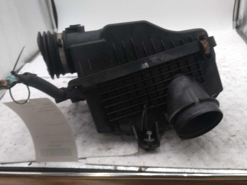 2014 Honda Accord Air Cleaner Assembly OEM 3.5L Used 85K Miles Red