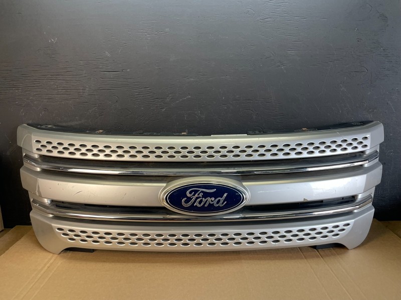 2011 to 2015 Ford Explorer Upper Front Grill Grille Oem AC9927 DW