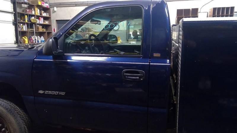 Driver Front Door Classic Style Manual Fits 99-07 SIERRA 1500 PICKUP 1798791