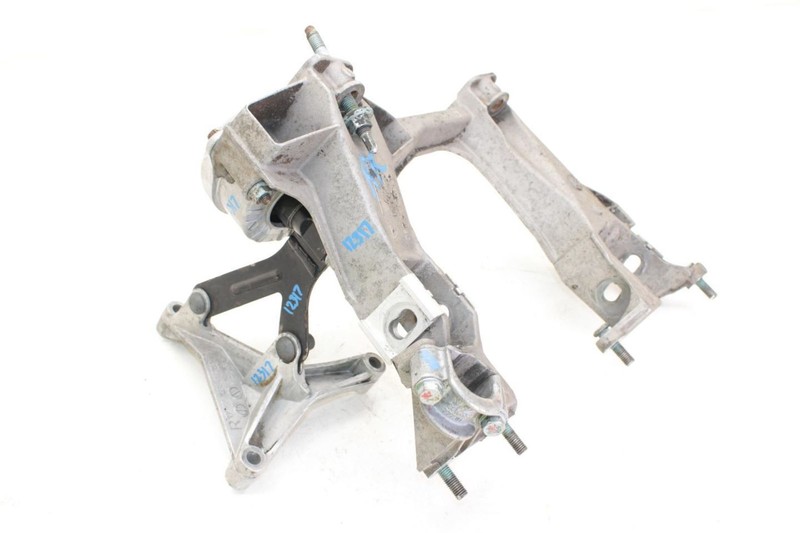 97-04 Porsche Boxster 2.5L Passenger Right Rear Suspension Bracket 98633115206