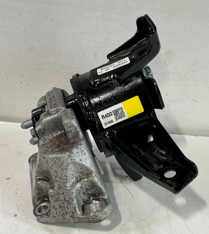 2019 - 2020 HYUNDAI SANTA FE AUTOMATIC TRANSMISSION MOUNT BRACKET 2.0L # 102948