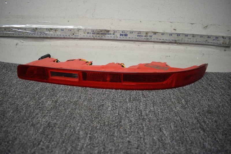 2010-2015 AUDI Q7 REAR RIGHT SIDE TAIL LIGHT FACTORY OEM