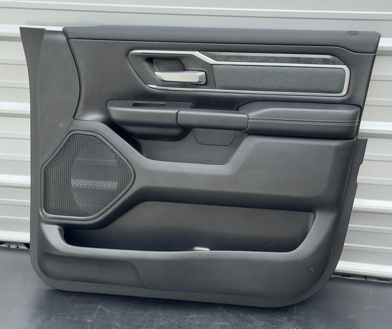 ✅ 2019-2025 RAM 1500 CREW CAB BIG HORN DOOR TRIM PANEL FRONT RIGHT RH SIDE OEM