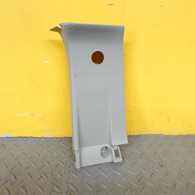 2022-2024 NISSAN FRONTIER RIGHT SIDE B PILLAR UPPER TRIM COVER OEM 769139BN0