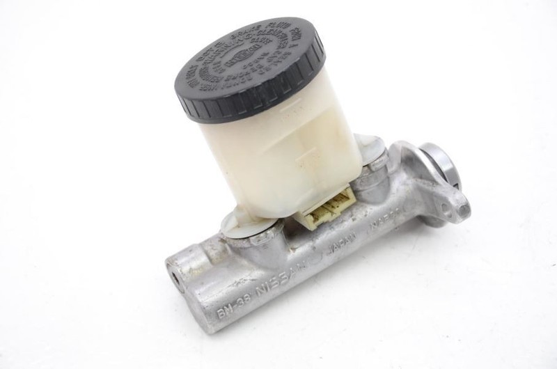 1989-1994 Nissan 240sx S13 Vert Master Cylinder without ABS